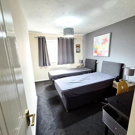 Modern 2 Bed House- Free Parking And Close To The Centre Bristol Buitenkant foto