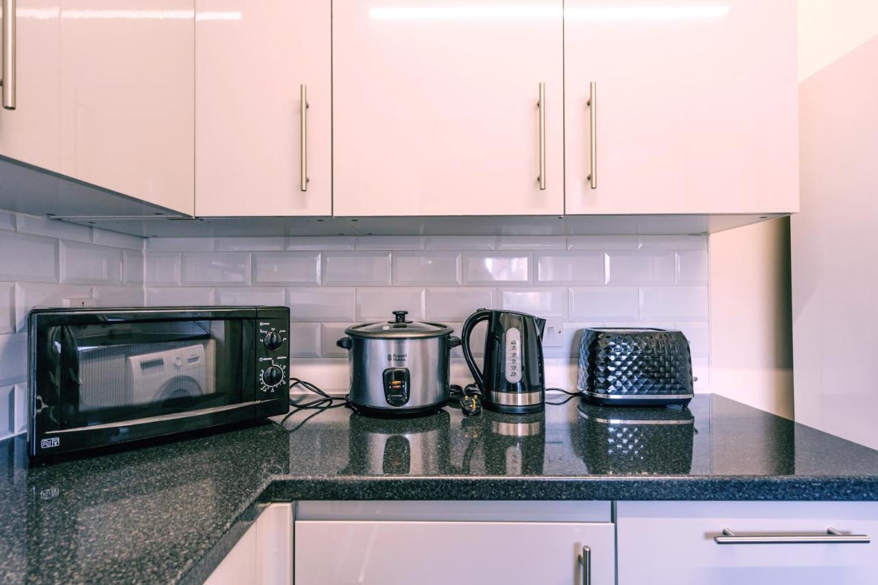 Modern 2 Bed House- Free Parking And Close To The Centre Bristol Buitenkant foto