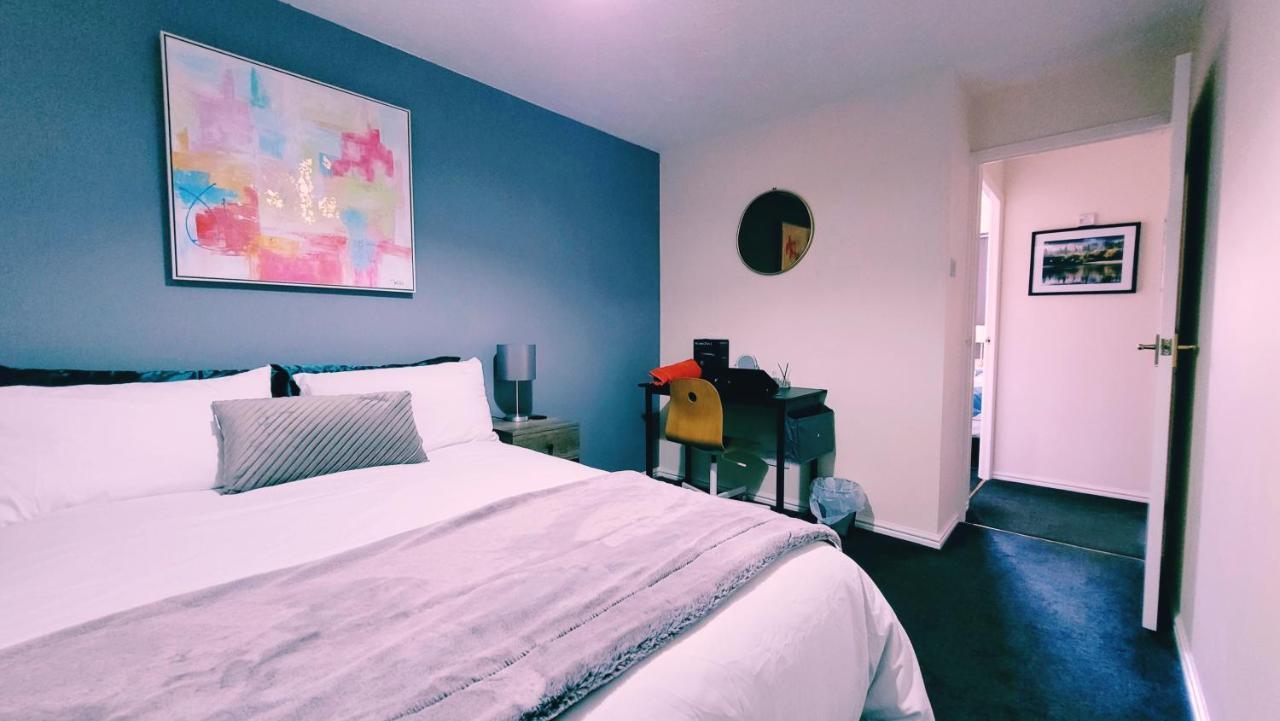 Modern 2 Bed House- Free Parking And Close To The Centre Bristol Buitenkant foto