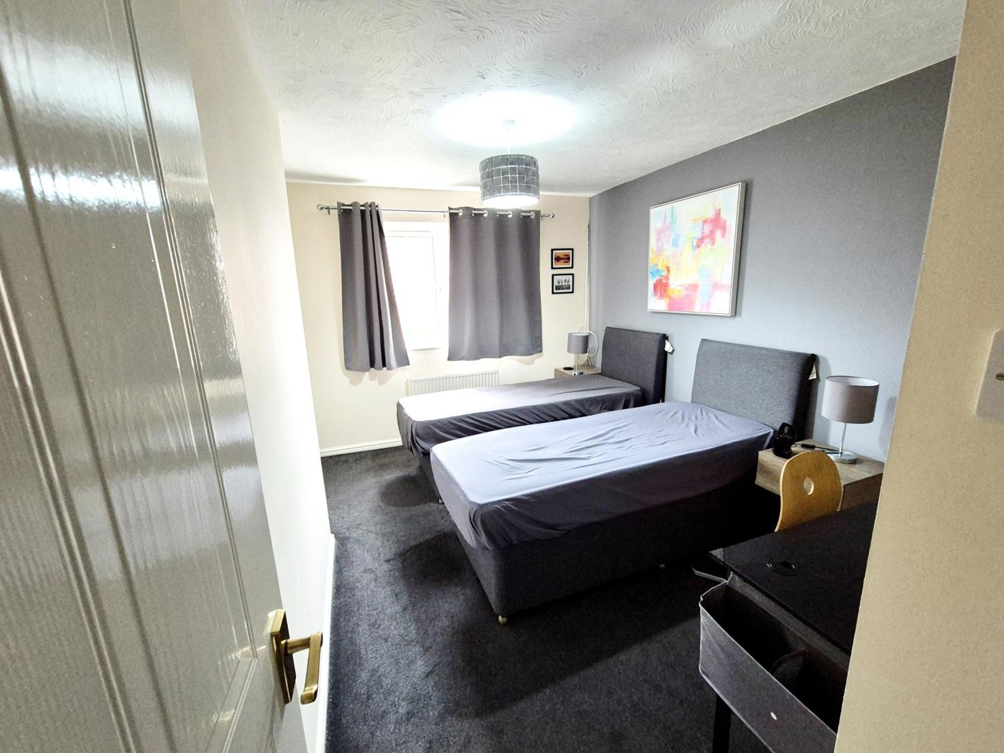 Modern 2 Bed House- Free Parking And Close To The Centre Bristol Buitenkant foto